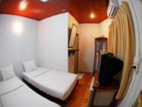  Relax Guesthouse  Патонг